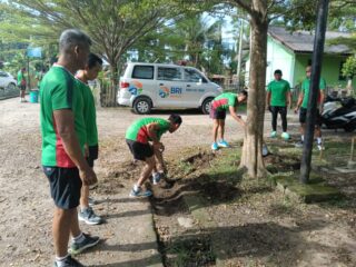 Kodim 1420/Sidrap Gelar Karya Bakti Pembersihan Saluran Air Guna Antisipasi Banjir