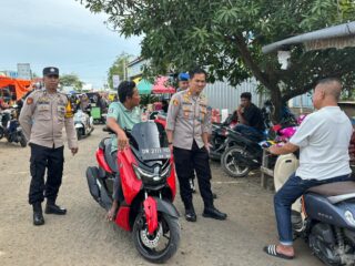 Polsek Marioriawa Intensifkan Patroli Keamanan di Pasar Batu-Batu Soppeng