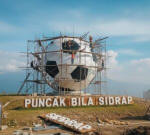 Puncak Bila Sidrap Hadirkan Bola Raksasa Ikon Baru yang Bikin Pangling