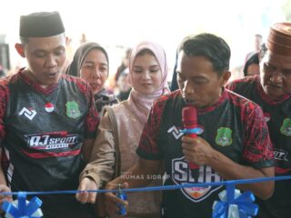 Putar Roda Ekonomi dari Desa, Bupati Resmikan AJ Sport Apparel di Talumae
