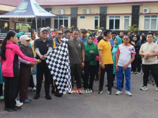 Gelar Jalan Santai, Polres Sidrap Pererat Hubungan dengan Pemerintah dan Masyarakat
