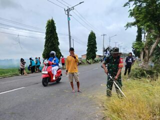 Aksi Nyata Babinsa Maritengngae Rangkul Warga Peduli Kebersihan Fasilitas Umum